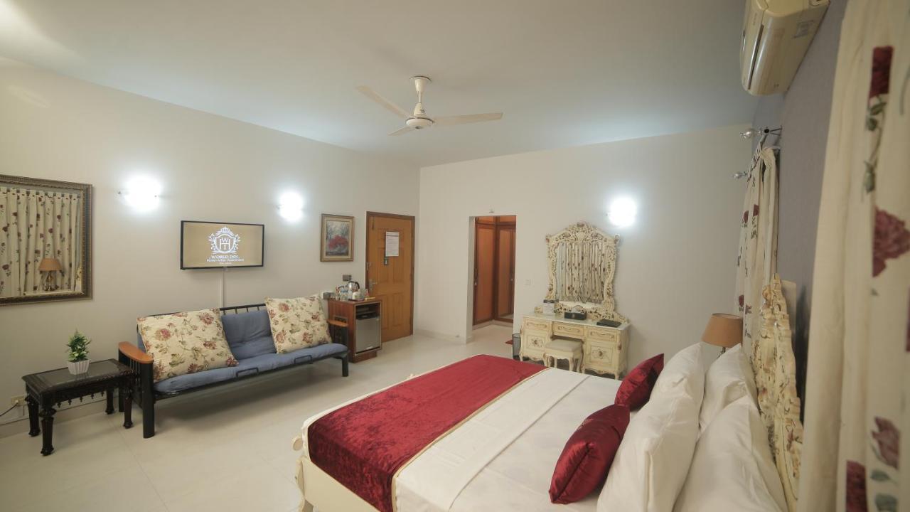 Four Squares Karachi Bed & Breakfast Dış mekan fotoğraf