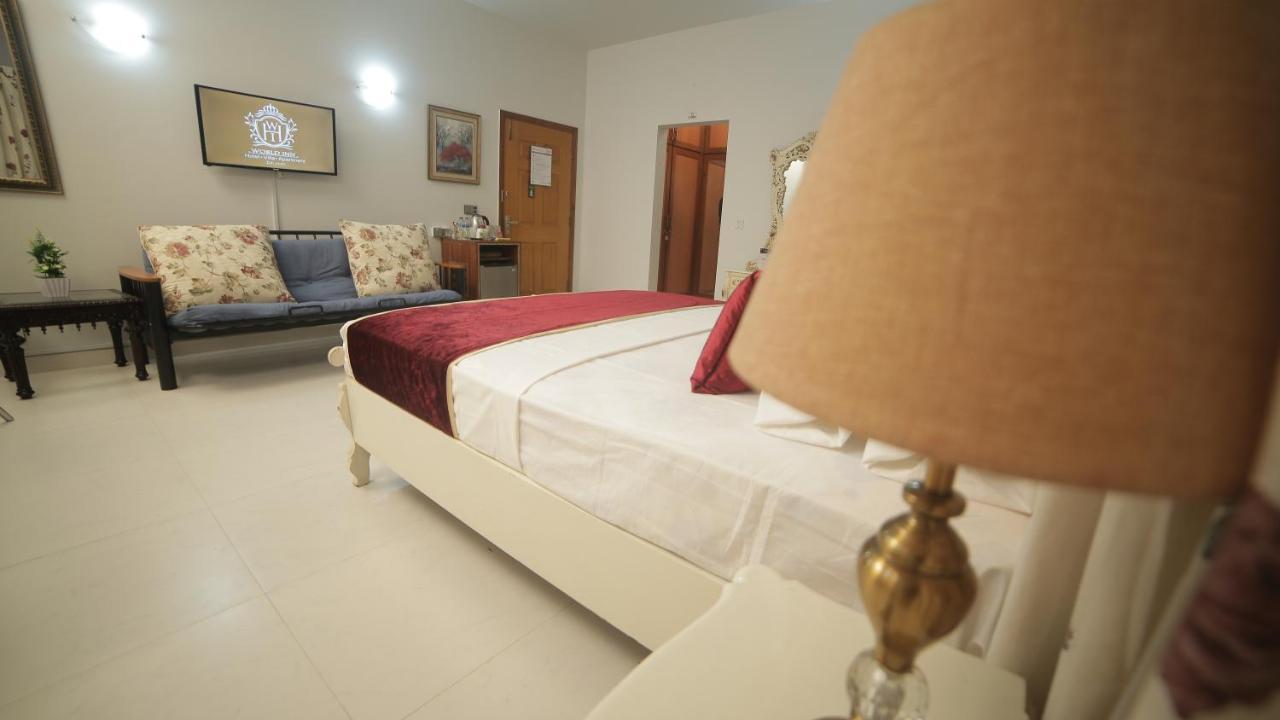 Four Squares Karachi Bed & Breakfast Dış mekan fotoğraf
