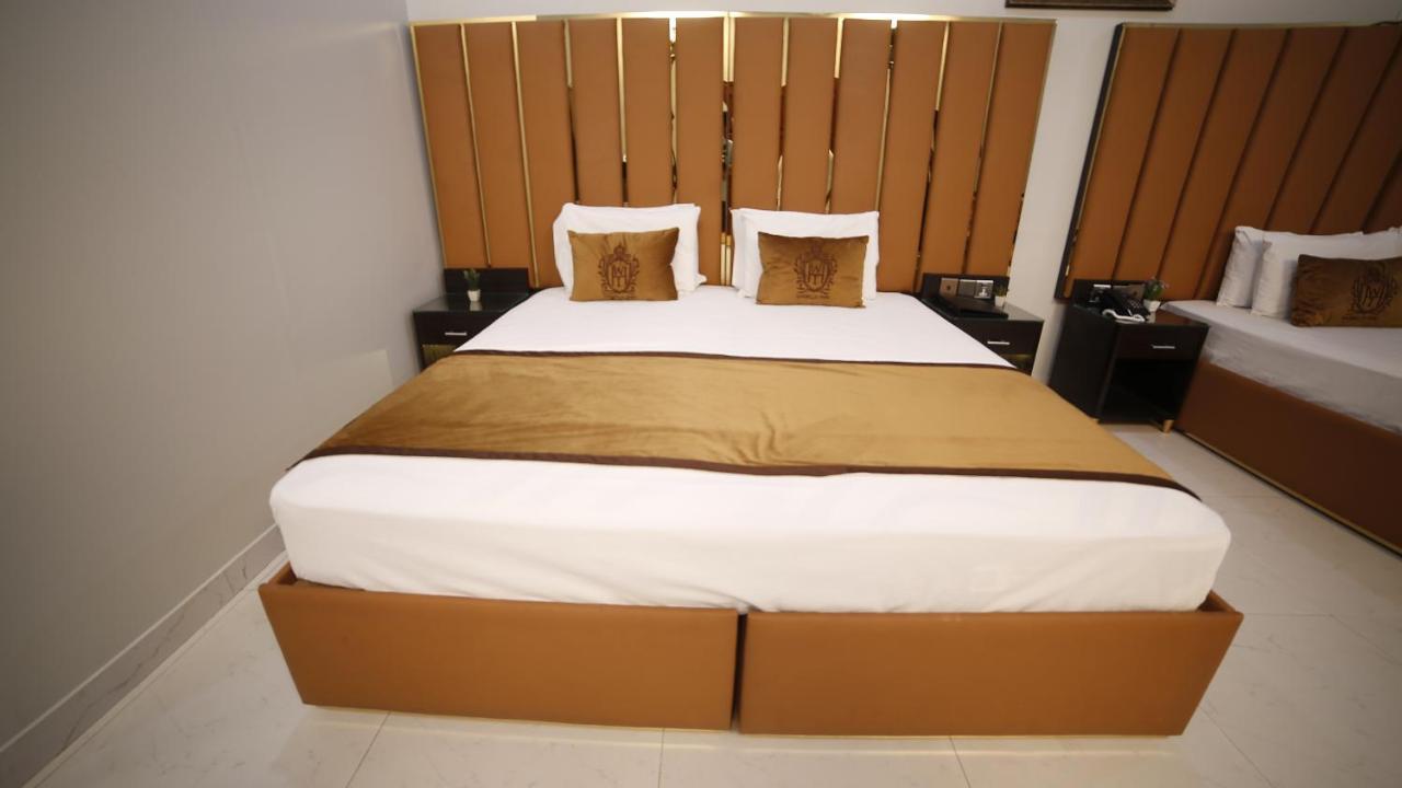 Four Squares Karachi Bed & Breakfast Dış mekan fotoğraf