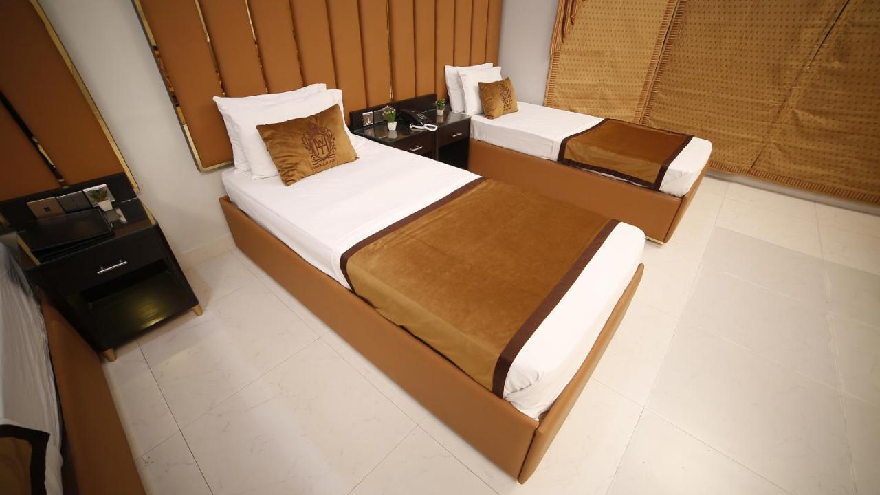 Four Squares Karachi Bed & Breakfast Dış mekan fotoğraf