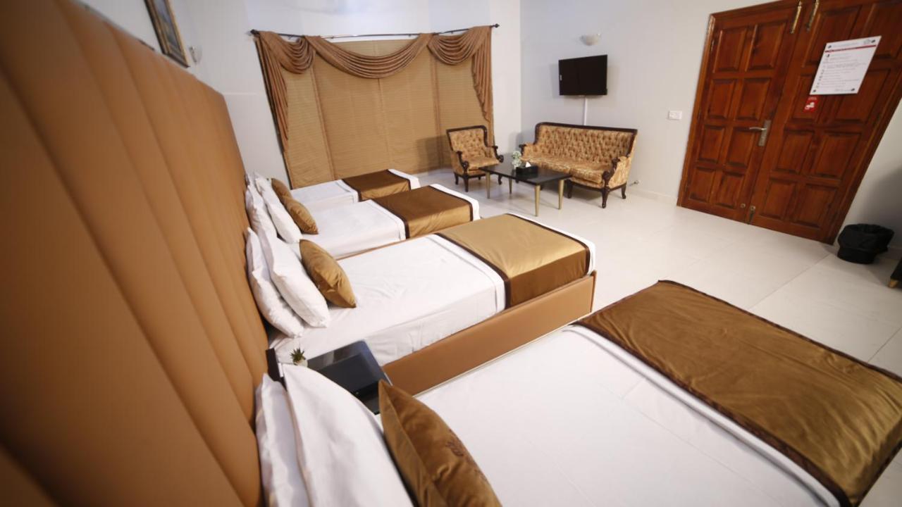 Four Squares Karachi Bed & Breakfast Dış mekan fotoğraf