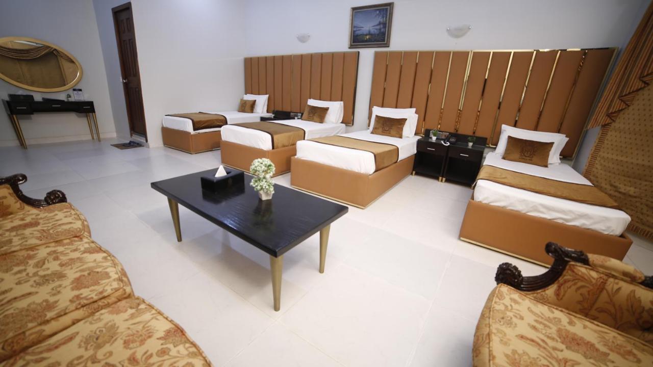 Four Squares Karachi Bed & Breakfast Dış mekan fotoğraf