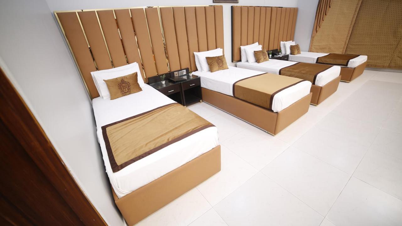 Four Squares Karachi Bed & Breakfast Dış mekan fotoğraf