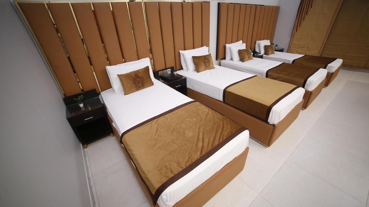 Four Squares Karachi Bed & Breakfast Dış mekan fotoğraf