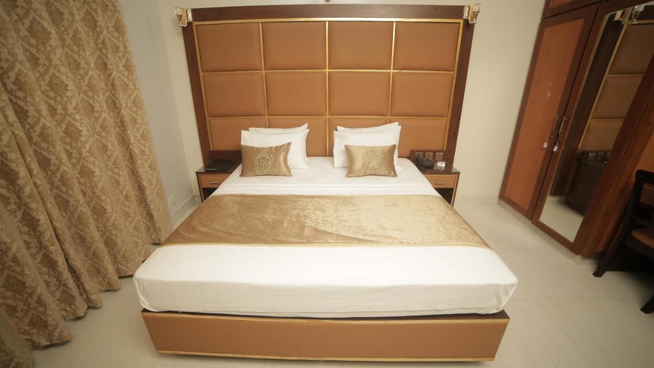 Four Squares Karachi Bed & Breakfast Dış mekan fotoğraf