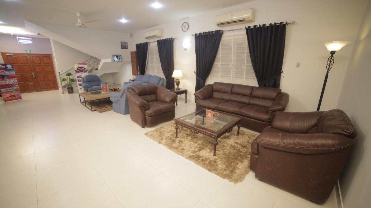 Four Squares Karachi Bed & Breakfast Dış mekan fotoğraf